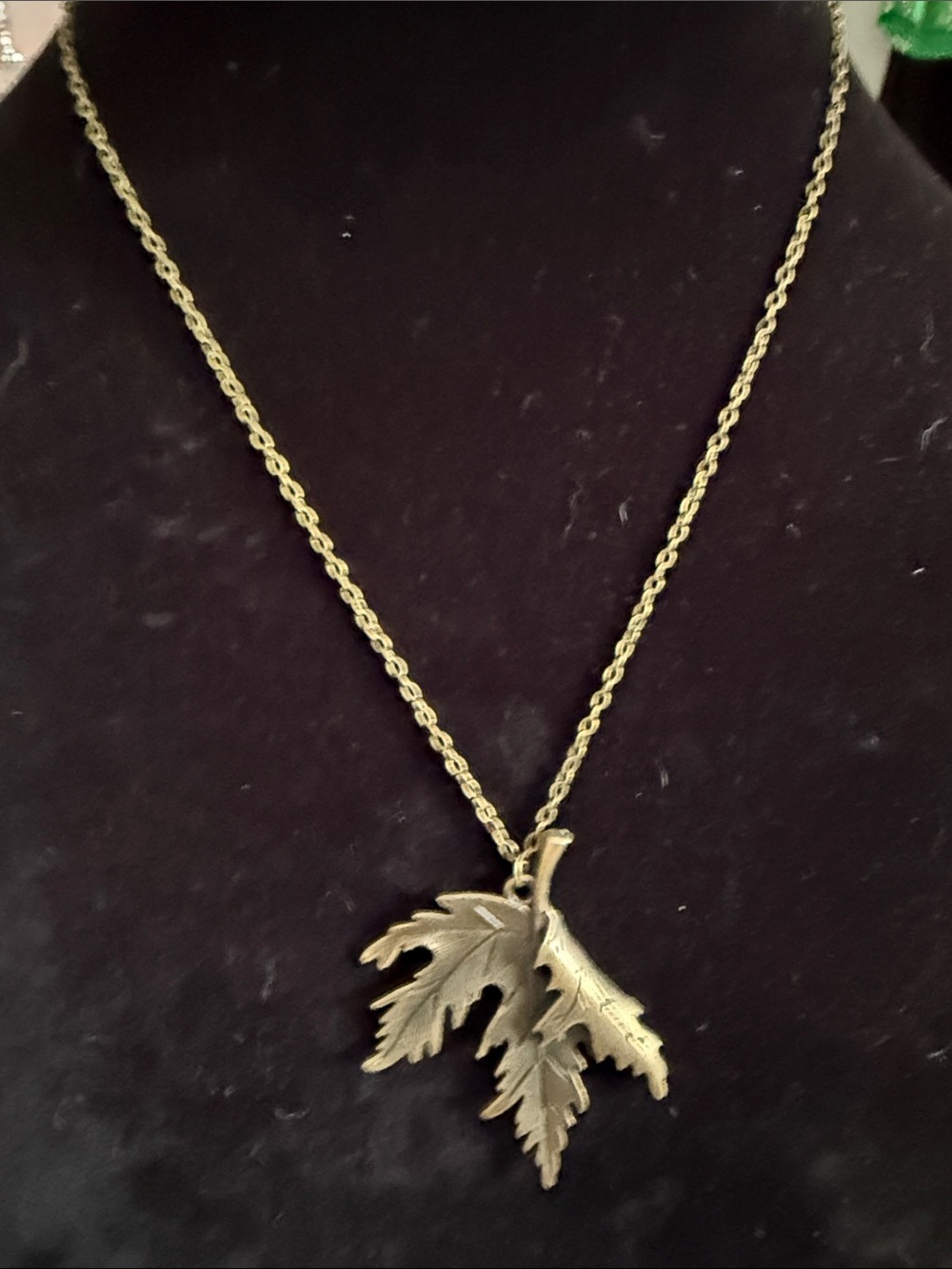 New Women’s 13.5” Brass Folded Leaf Pendant Necklace